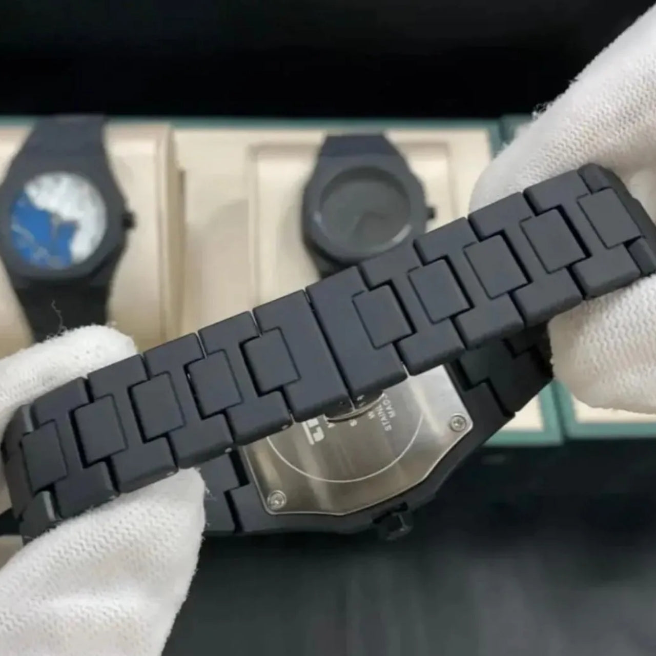 Black Arabic Aura Watch